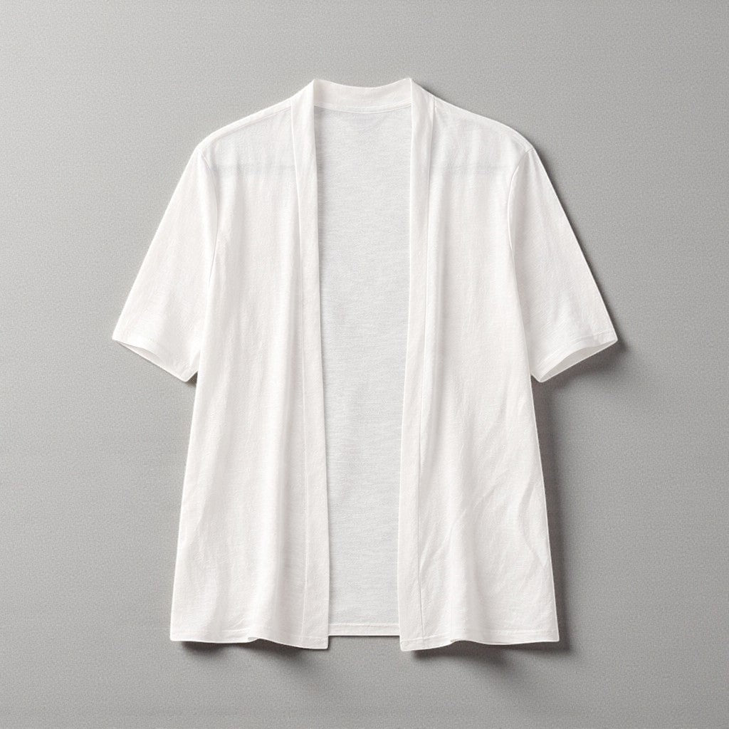 Femmes de pilotes Veste Nuage blanche en maille fine, manches courtes, longueur midi, légèrement transparente.